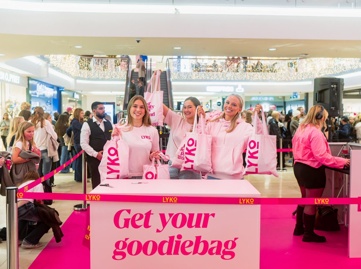 Lyko Grand Opening in Täby Centrum – Featuring Queue Solutions from Barriers4u.co.uk