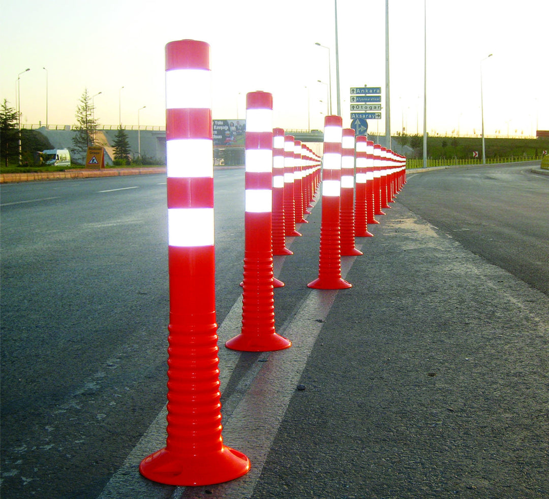 Reflective delineator posts – Barriers4u – Crowd Control & Safety Barriers