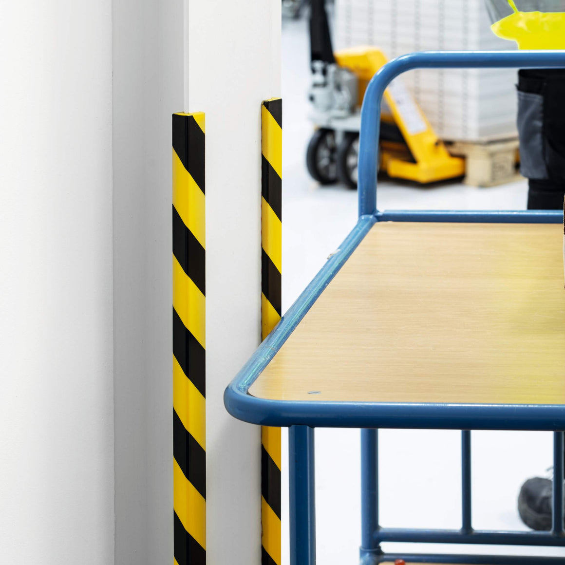 Edge Protection Profile E8 – Self-adhesive