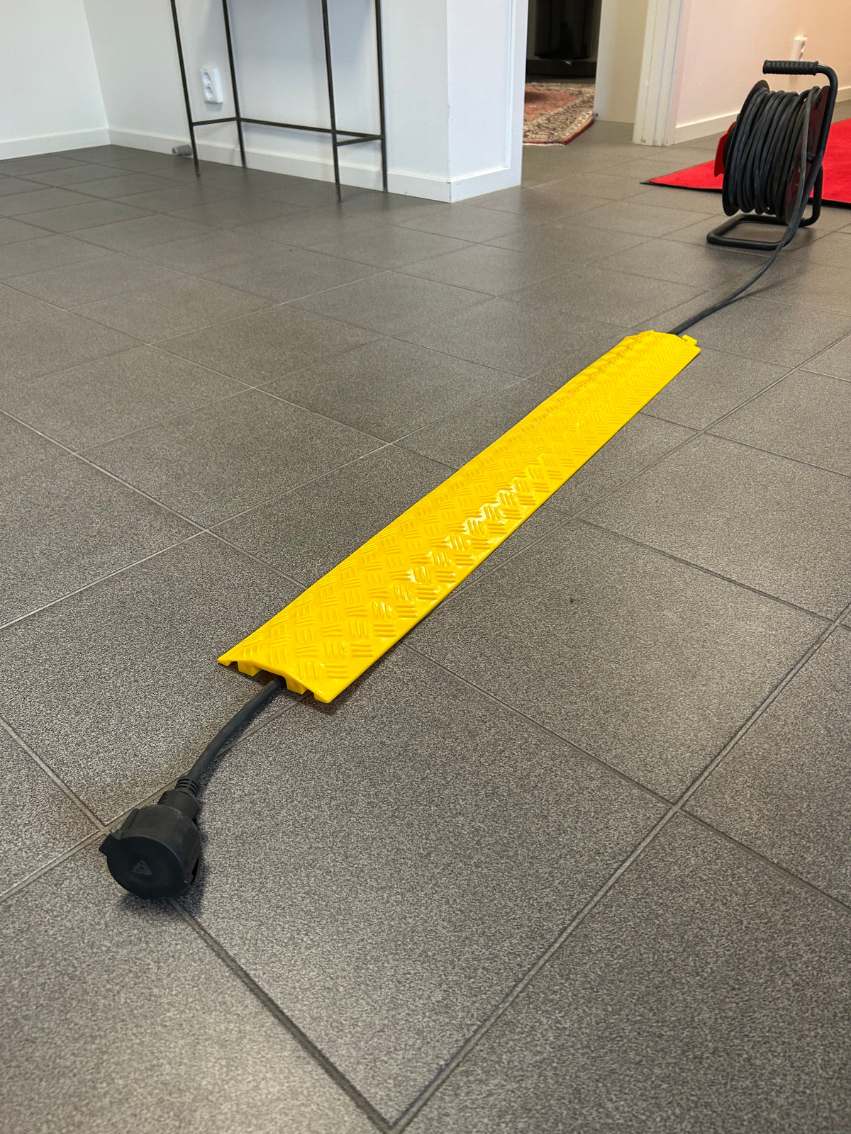 Crowded Ramp Durable Cable Ramp (135 × 20 × 1000 mm) – Barriers4u – Crowd Control ...