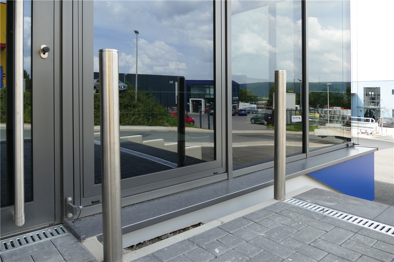 Stainless Steel Bollard Ø 76 mm with decorative ring
