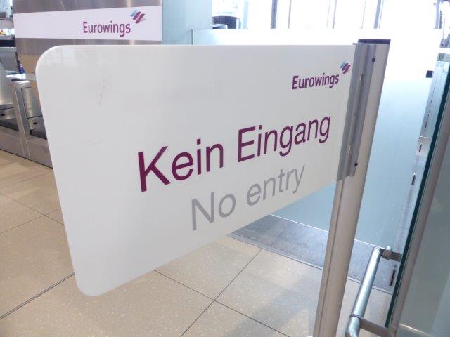 Self-Closing Swing Gate – For Beltrac Stanchions