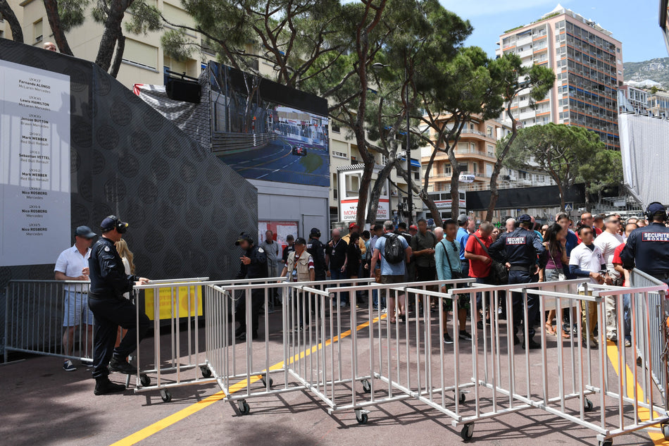 Extendable Aluminium Safety Barrier