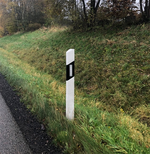 Roadside Delineator - Standard Triangle Post