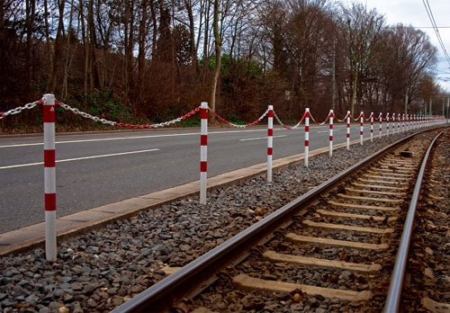 Chain bollard in steel (with 2 eyelets)